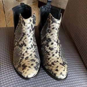 Size 10 diba true booties